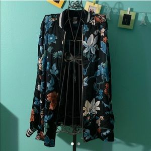 BEAUTIFUL BOMBER JACKET